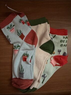 New set of 3 plant themed crew socks